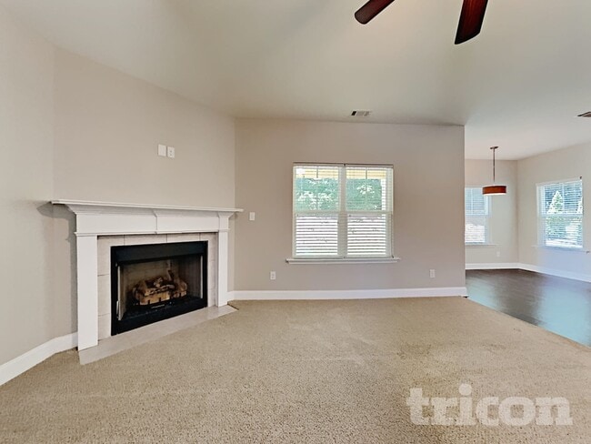 Photo - 115 Orchard Ln
