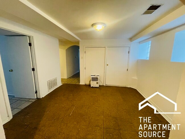 Photo - 5216 W Crystal St Unidad 2