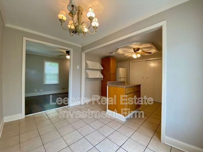 Photo - 831 Stephenson St