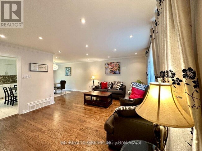 Photo - 35 Lailey Crescent