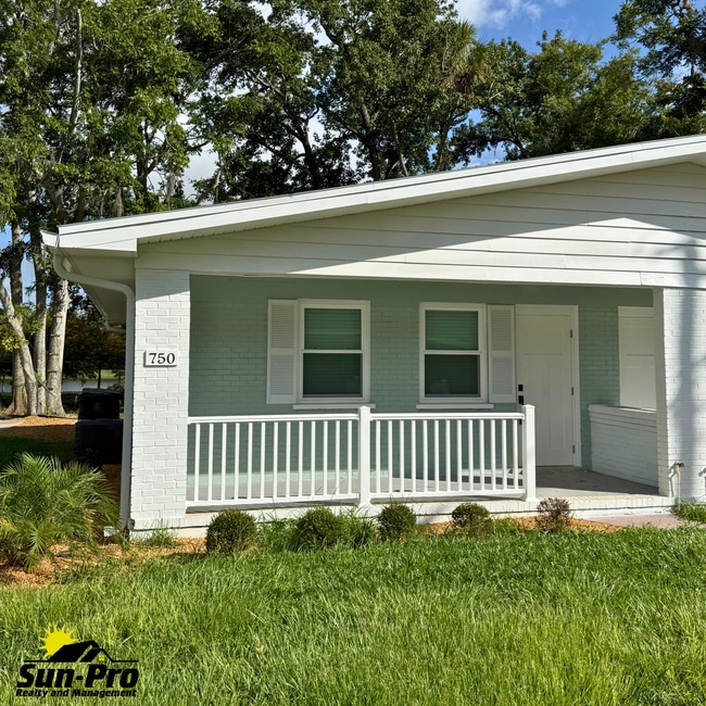 Photo - 750 Bethune St