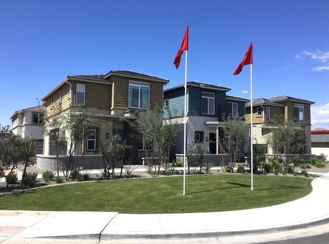 Single Family Home 32 North Paradise Valley - 11900 N 32nd St Unit 4