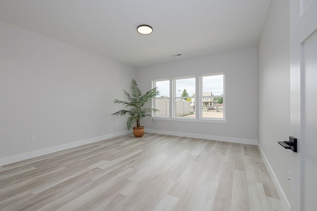 Photo - Beautiful New Home for Rent in Quincy