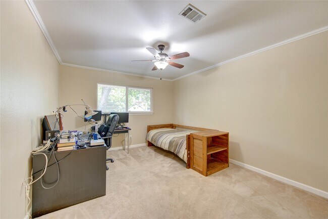 Photo - 824 Wax Myrtle Ln