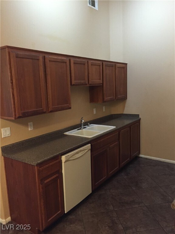 Photo - 8805 Jeffreys St