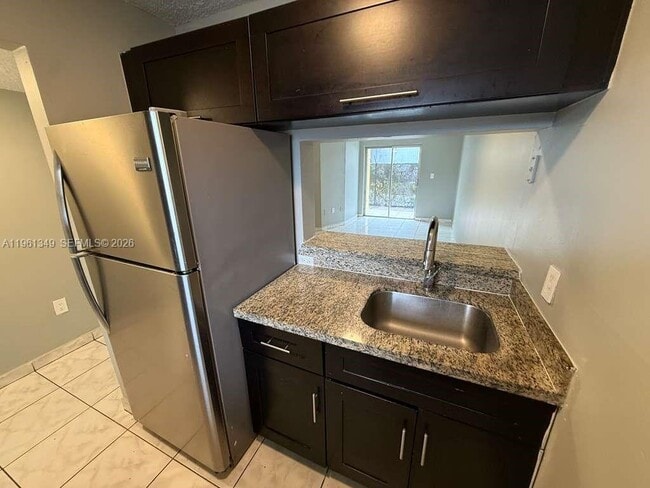 Photo - 2721 NW 23rd Ct Unit 4