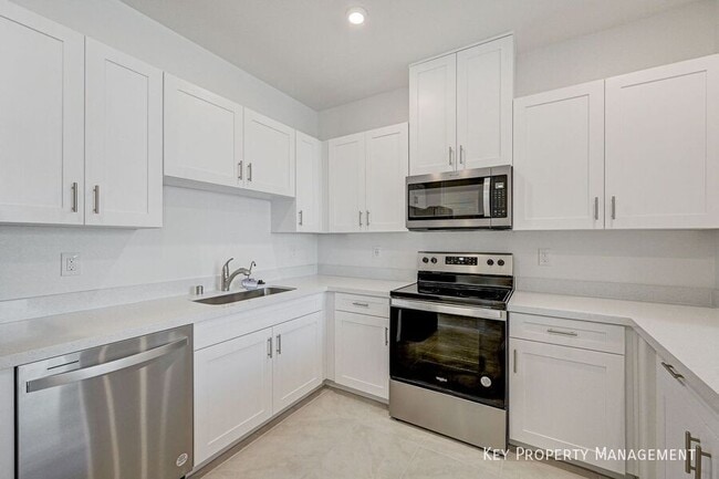 Photo - 5740 CRENELLATED St