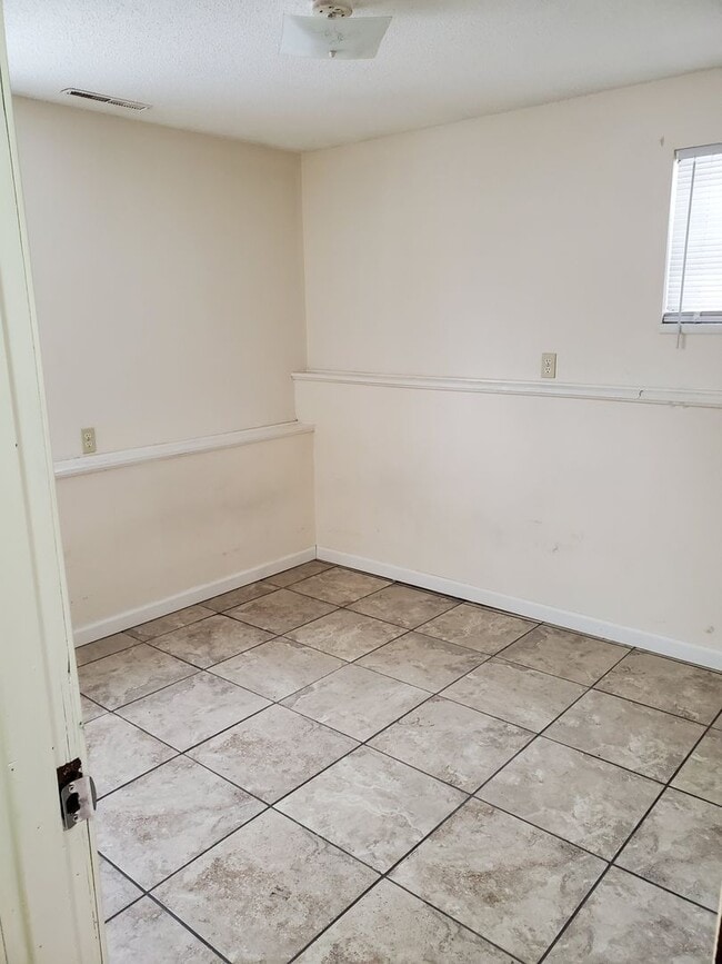 Photo - 704 Demaret Dr Unit C