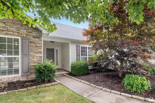 Building Photo - One-Level Living - Great Fletcher Neighbor... Rental