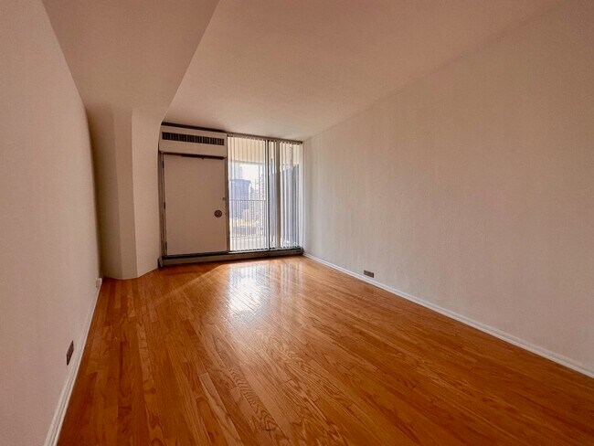 Photo - 300 N State St Unit 3734