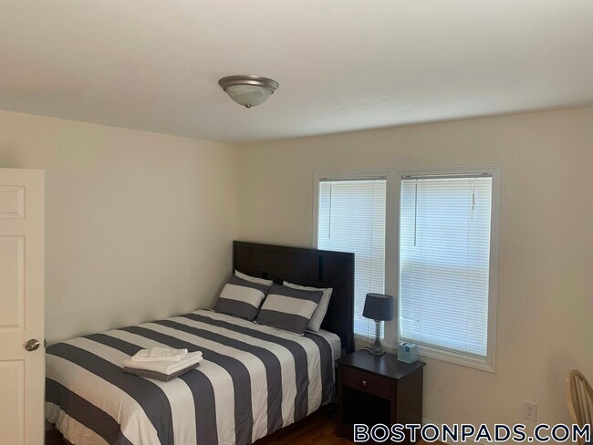 Photo - 17 Tremlett St Unit 1