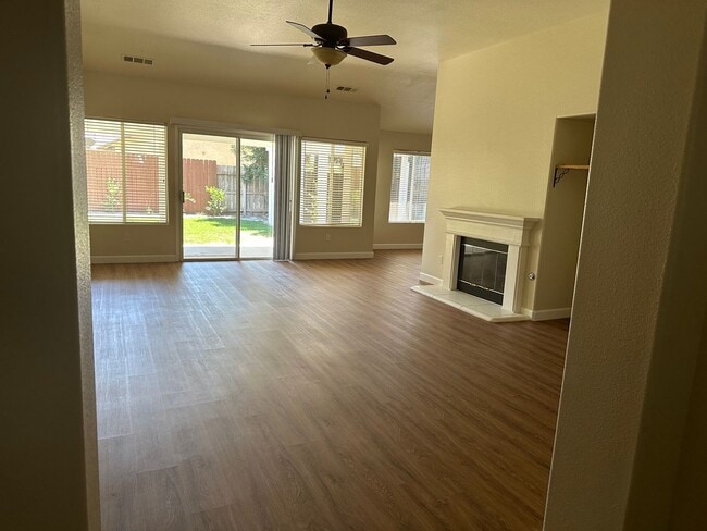 Photo - 4207 W Redding Ave