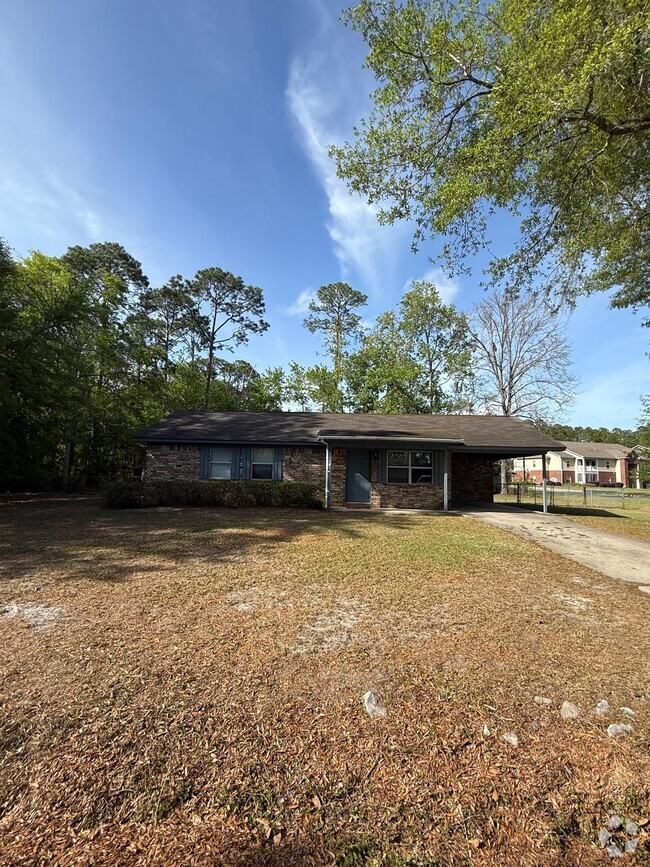 Building Photo - 802 Wildwood Dr Rental