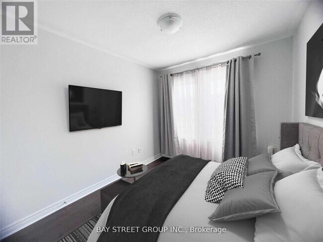 Photo - 3325 Carding Mill Trail