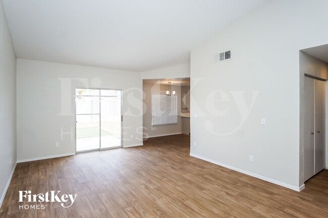 Photo - 4600 W La Madre Way