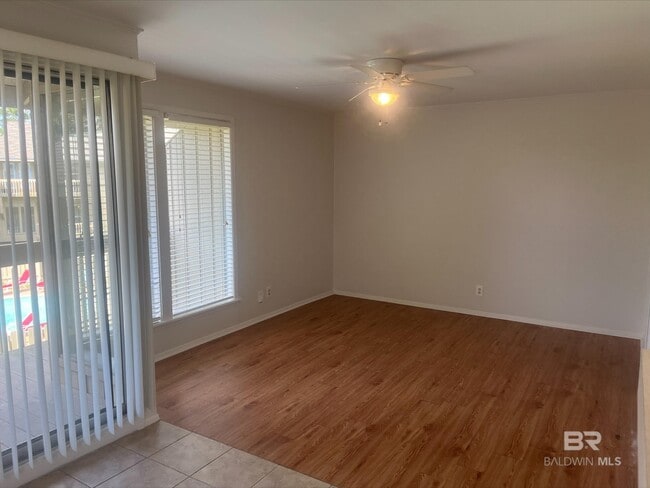 Photo - 2065 Sea Cliff Dr N