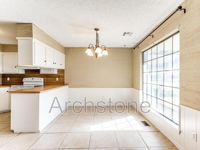 Photo - 6605 Lyrewood Ln