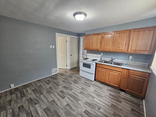 Photo - 803 Marvin Ave