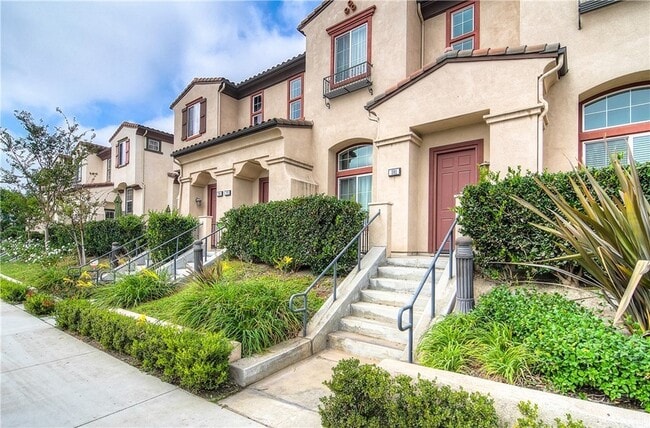 Photo - 281 Camphor Pl