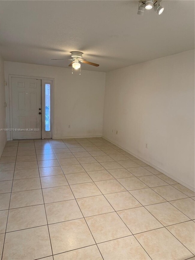 Photo - 1261 SE 28th Ct Unit 103