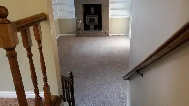 Photo - Big 6 Bedroom Single Family Home!!!