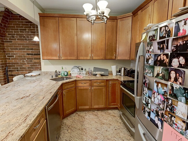 Photo - 531 Newbury St Unit 1