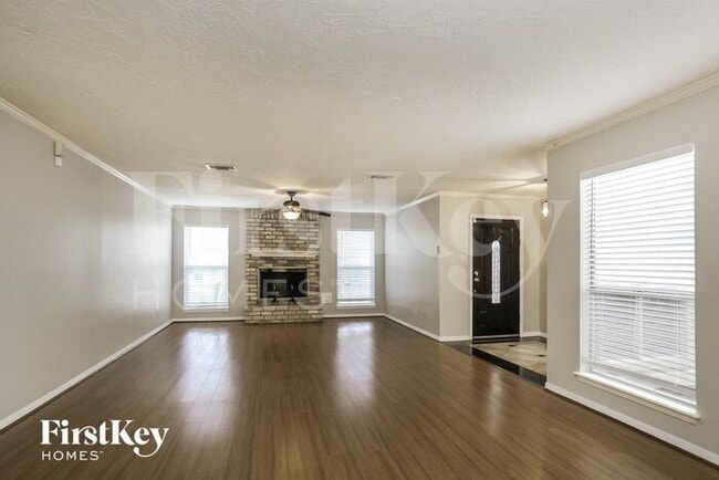 Photo - 3202 Holly Green Dr