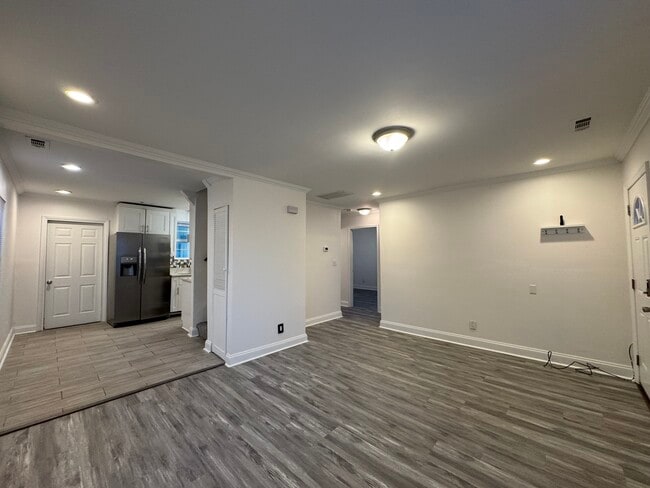 Building Photo - 515 Chapel St