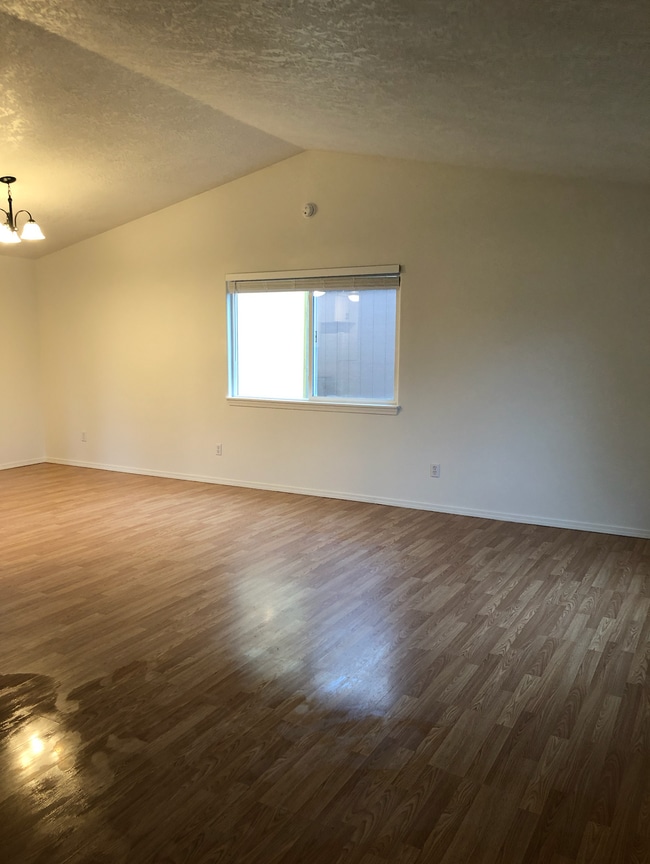 Photo - 4225 Mahrt Ave SE