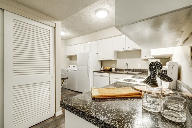 Photo - Hickory Creek Apartment and Townhomes