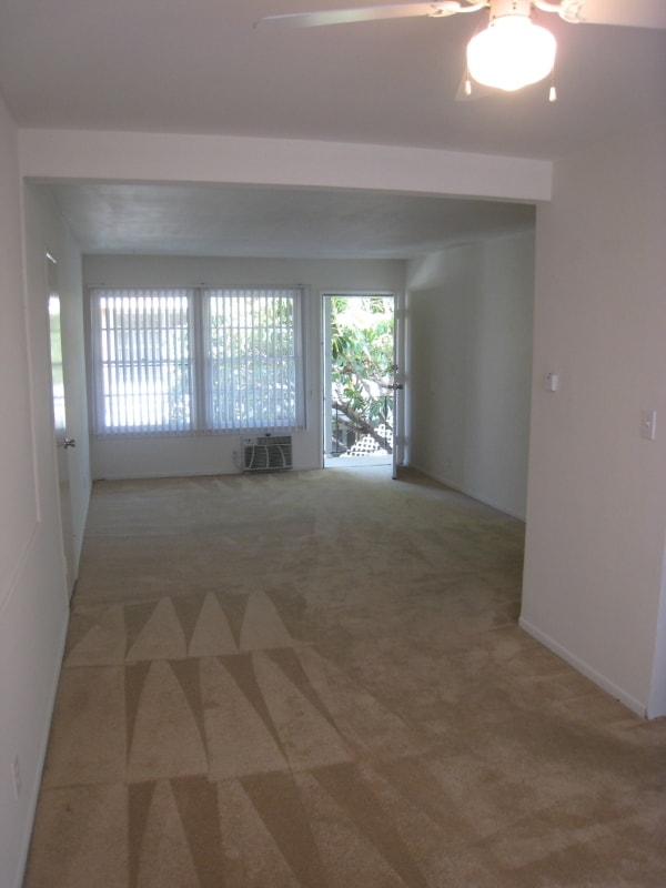 Photo - 11933 W Magnolia Blvd Apartamentos Unidad 11
