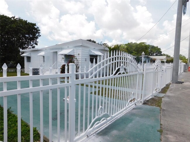 Photo - 2230 NW 58th St