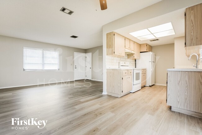Photo - 21460 Bancroft Ave