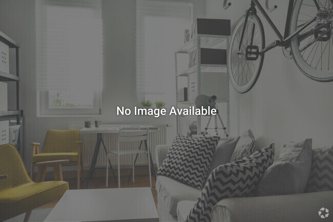 Building Photo - 13051 Larchmere Blvd Rental