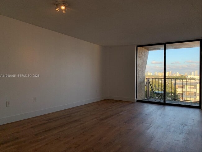 Building Photo - 16751 NE 9th Ave Unit 603