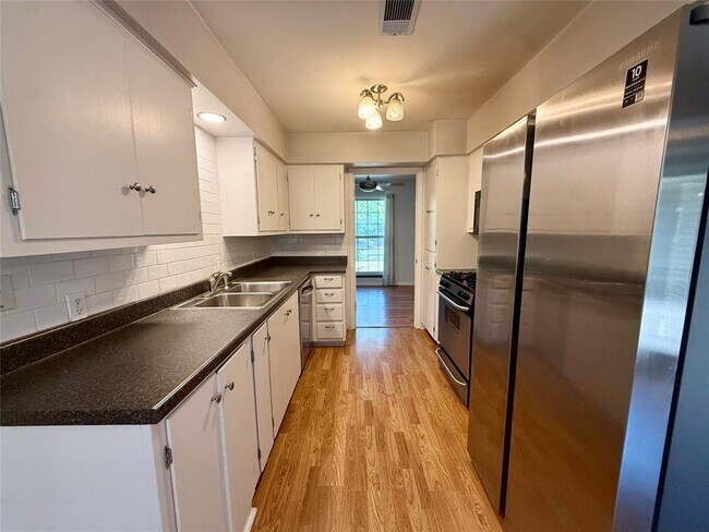 Photo - 6301 Emory Ln