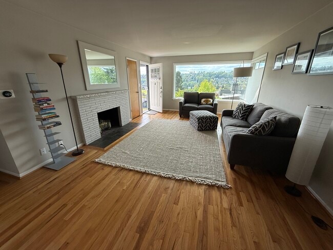 Photo - 2612 14th Ave W