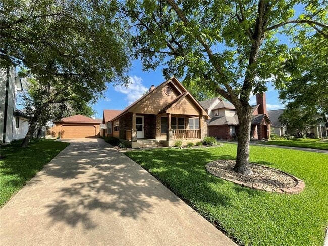 Building Photo - 16917 Ardisia Dr Rental