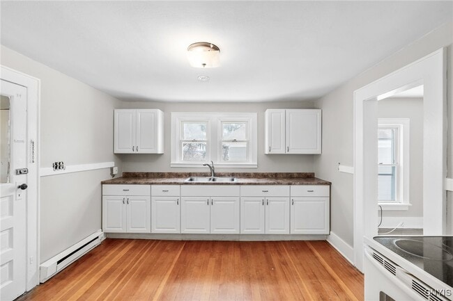 Photo - 200 Center St