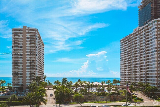 Building Photo - 1965 S Ocean Dr Rental