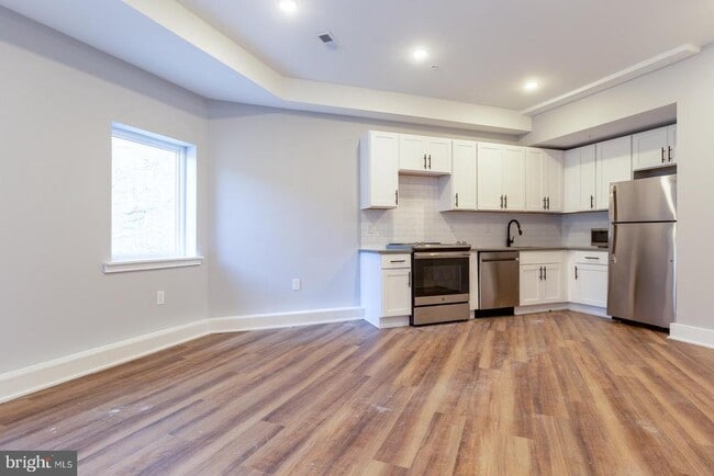 Building Photo - 3965 Lancaster Ave Unit 101