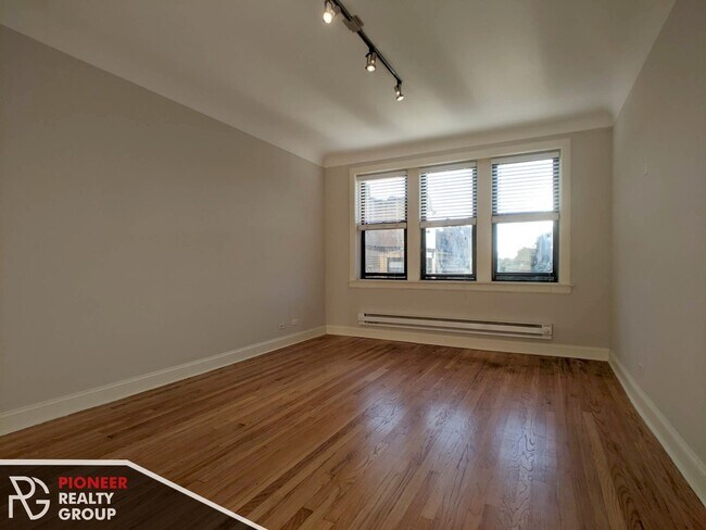 Photo - 2329 N Rockwell St