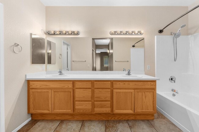 Building Photo - 3251 Dehesa Rd