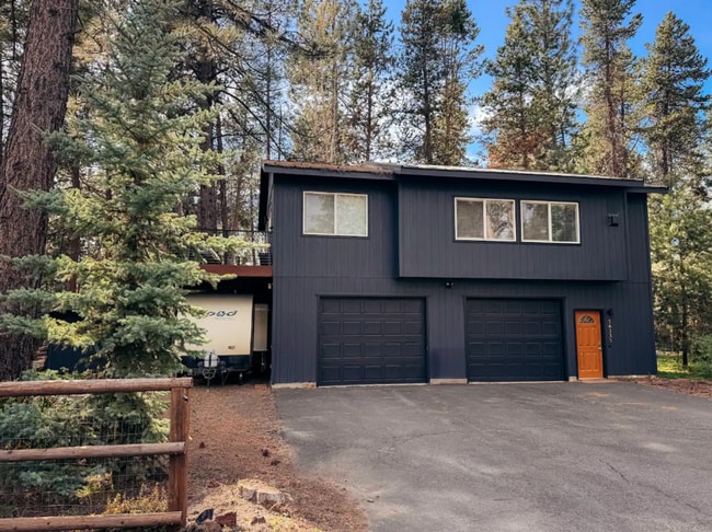 Building Photo - Beautifully Remodeled 2 Bed/1.5 Bath on .4... Rental
