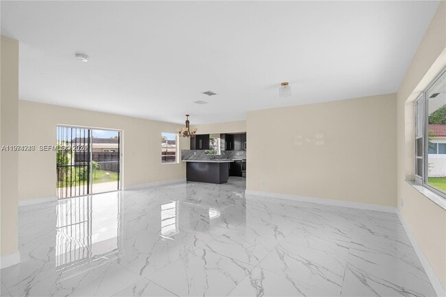 Photo - 10700 SW 70th St