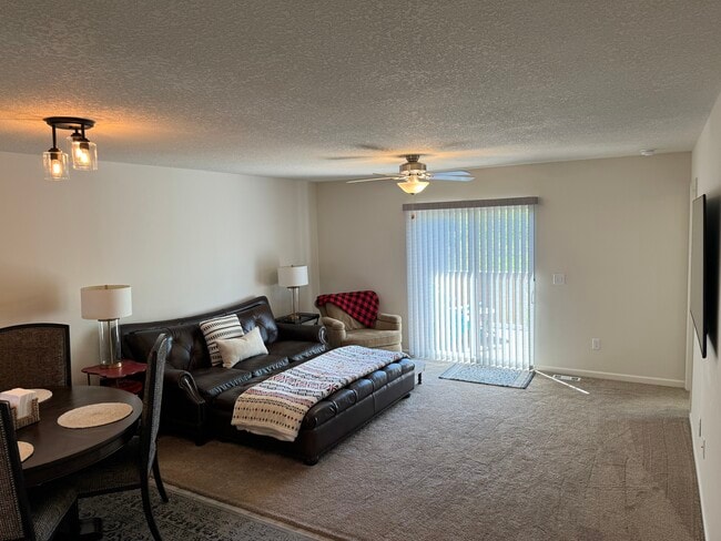 Photo - 1038 White Tail Ln