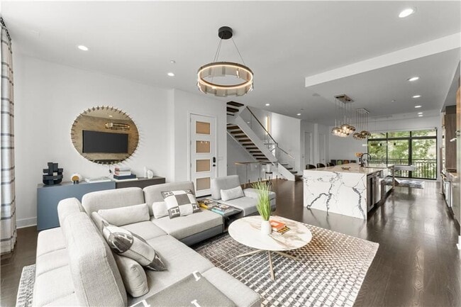 Photo - 906 Lenox Blvd