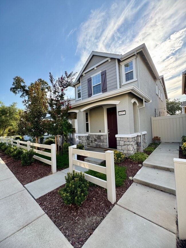 Building Photo - 6192 Paseo de Gebhart