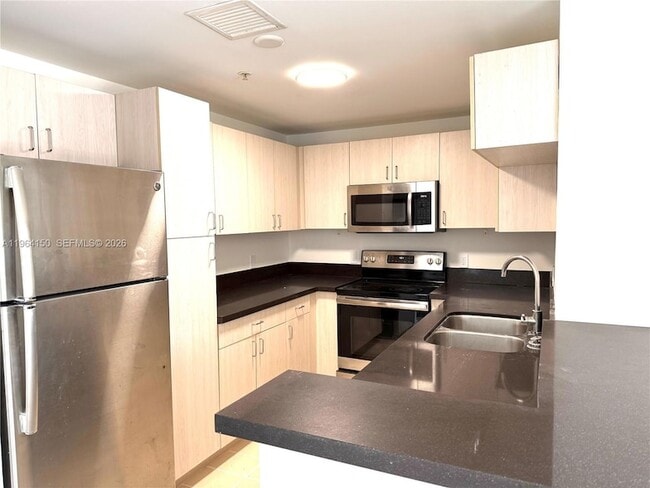 Photo - 185 SE 14th Terrace Unidad 1807