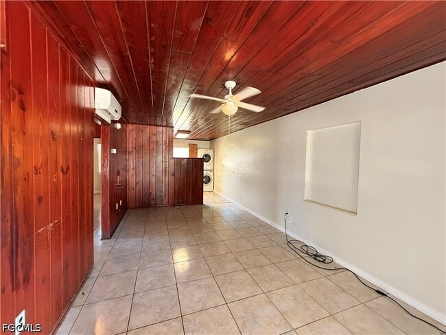 Photo - 1935 Ricardo Ave